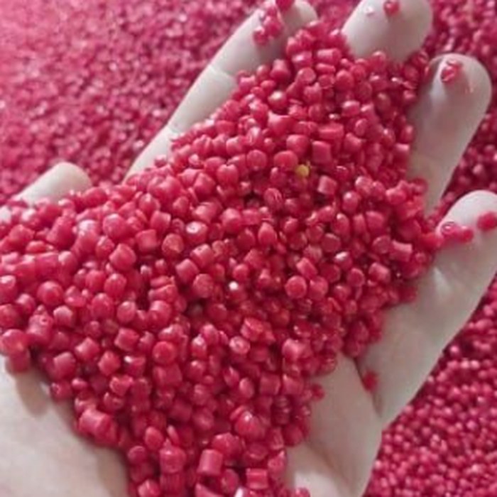 Recycled red PP pellets